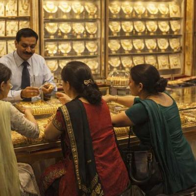 Dubai Gold Prices Dip as Reduced Tensions Weaken Safe-Haven Demand